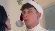 Fuck Me Under the Mistletoe – S4 E1