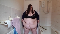 Out of breathe SSBBW belly jiggle wiggle