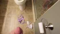 Stepdaughter Caught Watching Stepfather and Sucks His Dick with a Lovely Finish