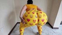 big butt in bouncing emoji leggings