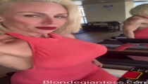 Blonde giantess delivers raw ass and pussy fusion