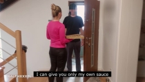 Hot Wife Sucked Pizza Delivery Guy to Get His Sauce on Pizza