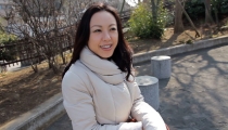 M983G07 A mature woman with a dark beautiful face who has no experience with men for 8 years. Appearing in AV in search of women's pleasure and moisture!