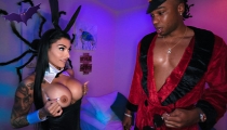 TouchMyWife – Cosplaying Hotwife Takes a Thicc Black Dick – OfficialEgypt